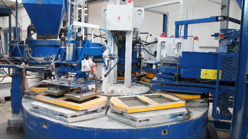 轉(zhuǎn)盤式靜壓機HP-1200T生產(chǎn)線于江蘇正式投產(chǎn)運營，聚力高品質(zhì)建材生產(chǎn)、銷售