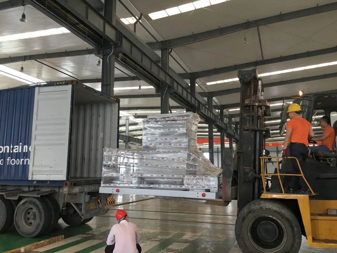 項目發(fā)貨|泉工QT6全自動砌塊成型機生產(chǎn)線發(fā)貨烏拉圭，助力市政建設(shè)！