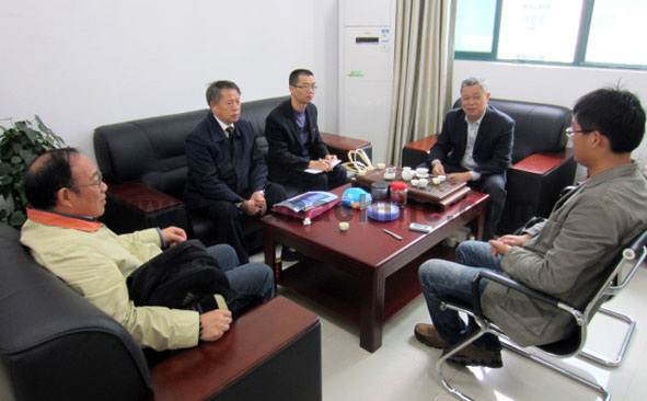 校企合作，共克難題