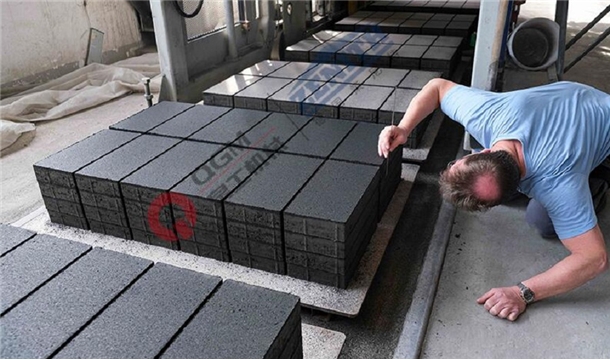 透水磚不同的配比方案對(duì)透水率的影響