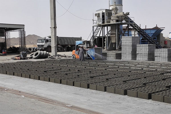 阿曼-913移動式空心砌塊機